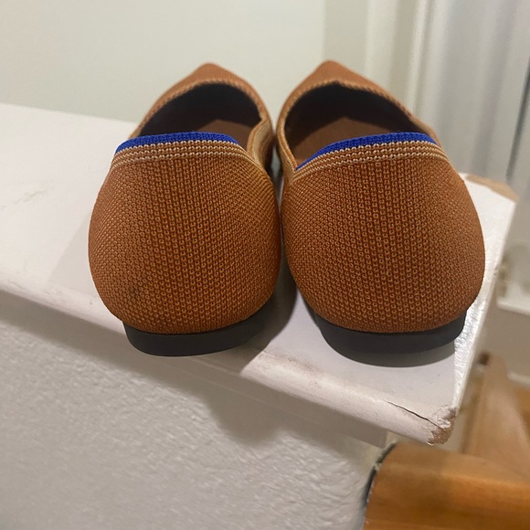 Rothy’s The Point Flat in fawn size 7.5 - Picture 2 of 5